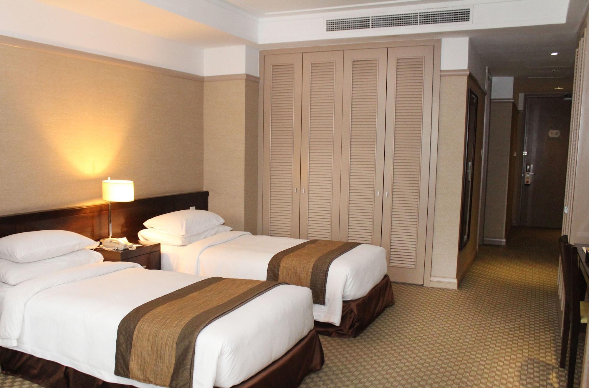 أجنحة باسيفيك ريجنسي الفندقية كوالالمبور المظهر الخارجي الصورة A room at the hotel