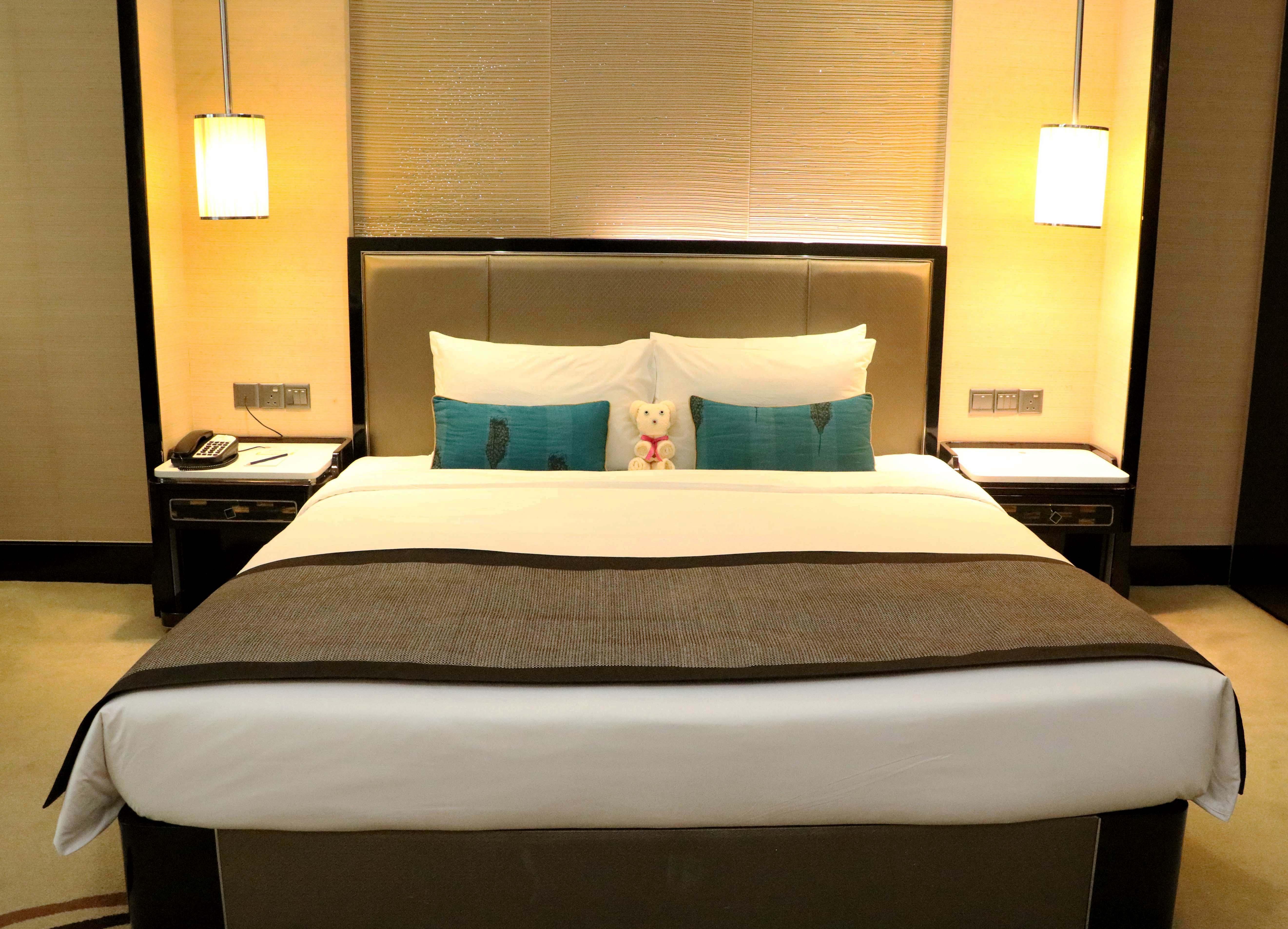 أجنحة باسيفيك ريجنسي الفندقية كوالالمبور المظهر الخارجي الصورة A bed