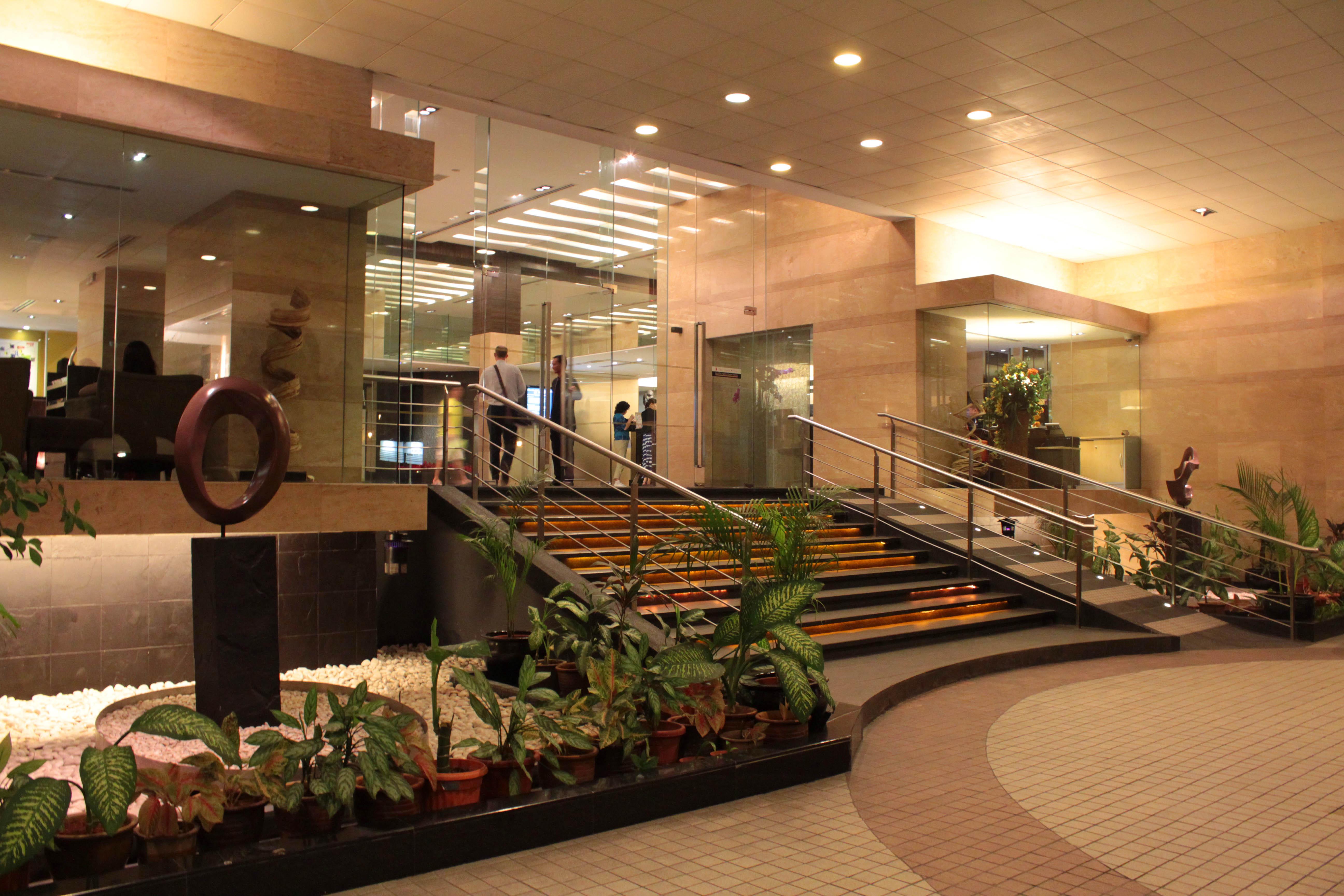 أجنحة باسيفيك ريجنسي الفندقية كوالالمبور المظهر الخارجي الصورة The lobby of the hotel