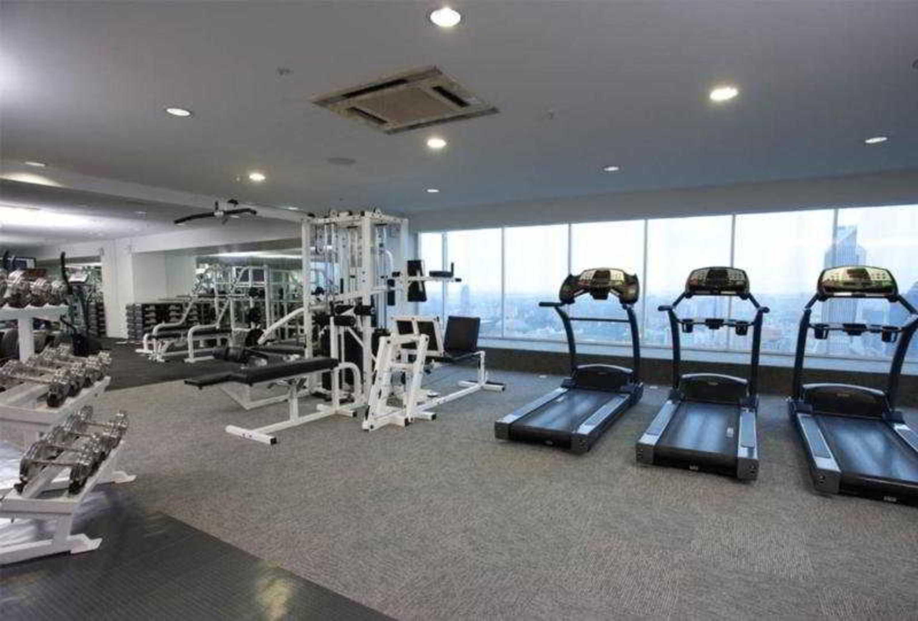 أجنحة باسيفيك ريجنسي الفندقية كوالالمبور المظهر الخارجي الصورة The gym at the 10th floor