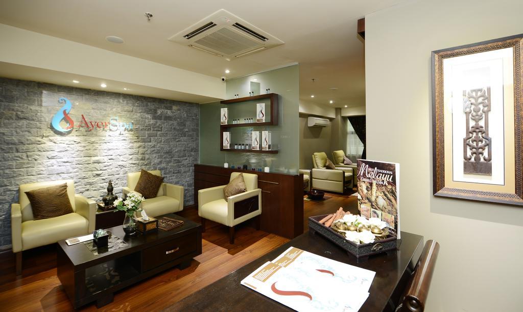 أجنحة باسيفيك ريجنسي الفندقية كوالالمبور المظهر الخارجي الصورة Awaiting area at a spa
