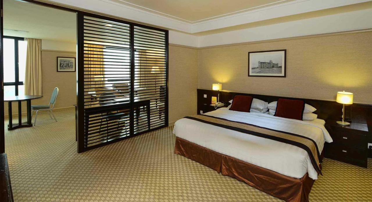 أجنحة باسيفيك ريجنسي الفندقية كوالالمبور الغرفة الصورة A room at the hotel